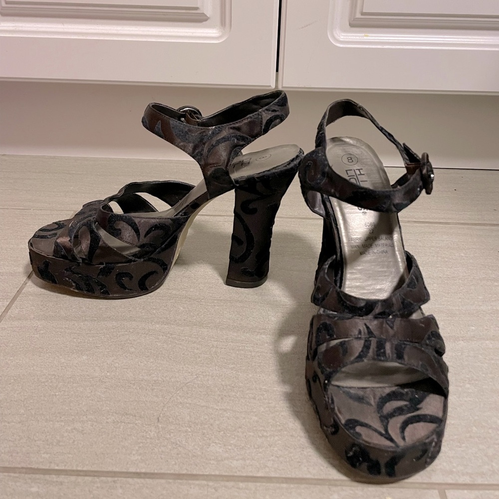 Vintage Black & Brown Swirl Platform Heels
